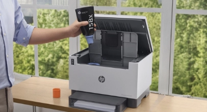 Máy in HP LaserJet Tank 1502w (2R3E2A) thay mực dễ dàng